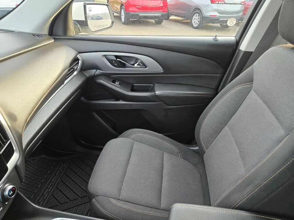 Used 2019 White Chevrolet LT AWD image 16