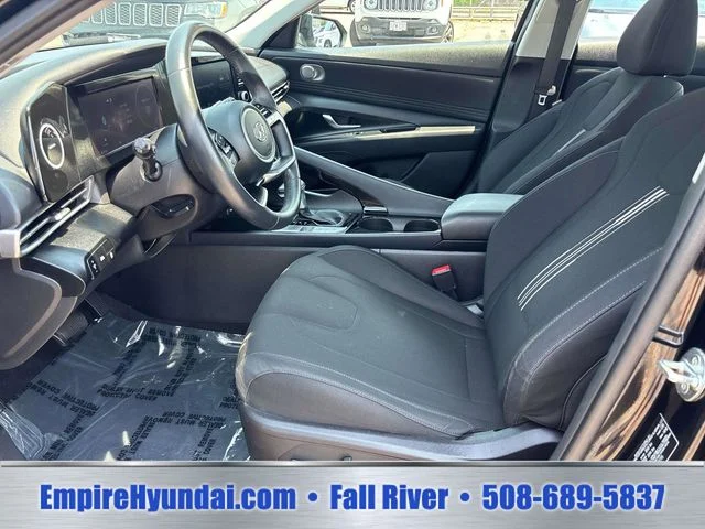 Used 2022 Black Hyundai SEL image 9