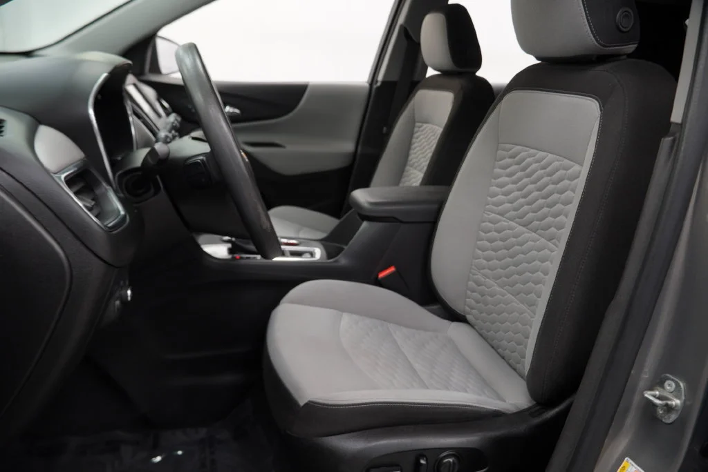 Used 2018 PEPPERDUST METALLIC Chevrolet LT image 4