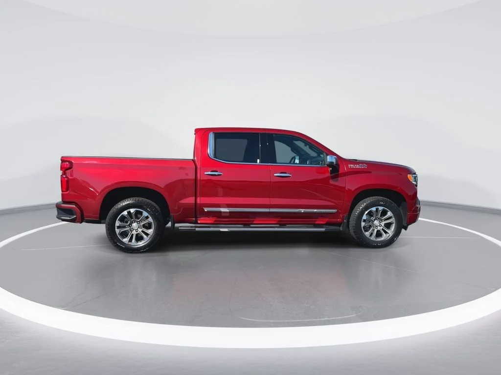 Used 2023 Red Chevrolet High Country image 9
