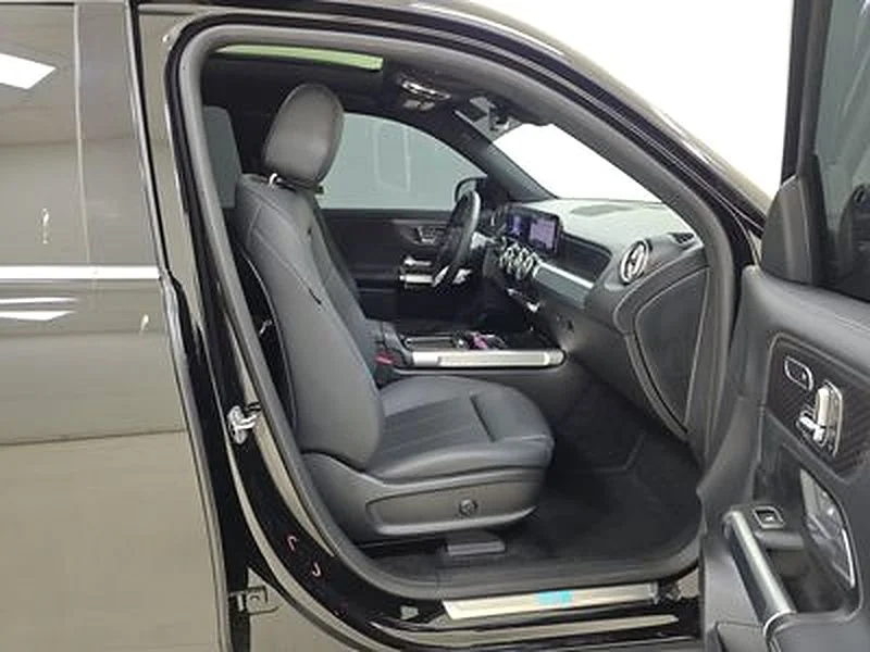 Used 2024 Black Mercedes-Benz 300 image 8