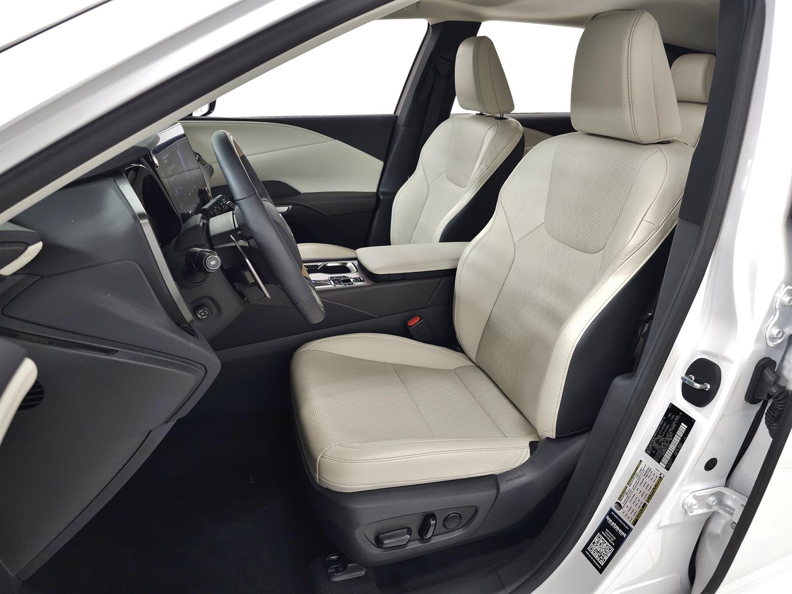Certified Used 2024 White Lexus PREMIUM PLUS image 18