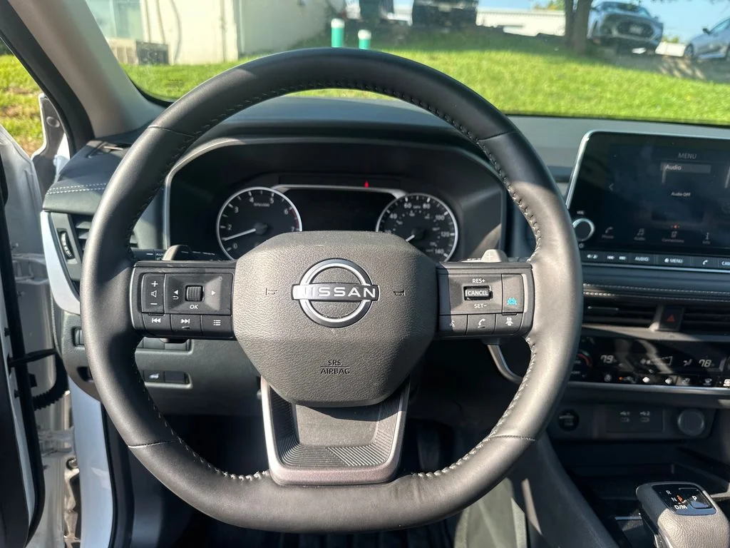 Used 2025 White Nissan SV image 45