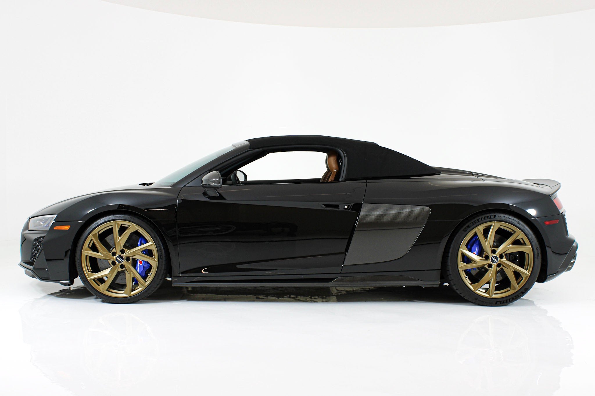 Used 2023 Black Audi V10 performance image 5