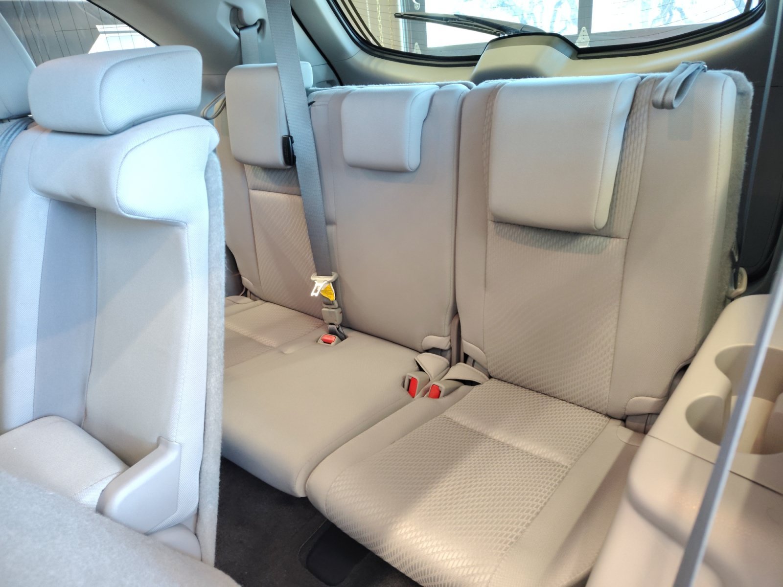 Used 2017 Celestial Silver Metallic Toyota LE image 23