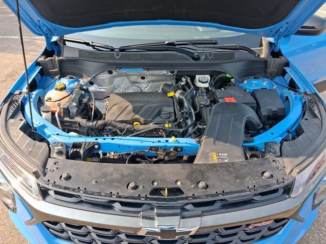 Certified Used 2024 Fountain Blue Chevrolet 1RS image 25