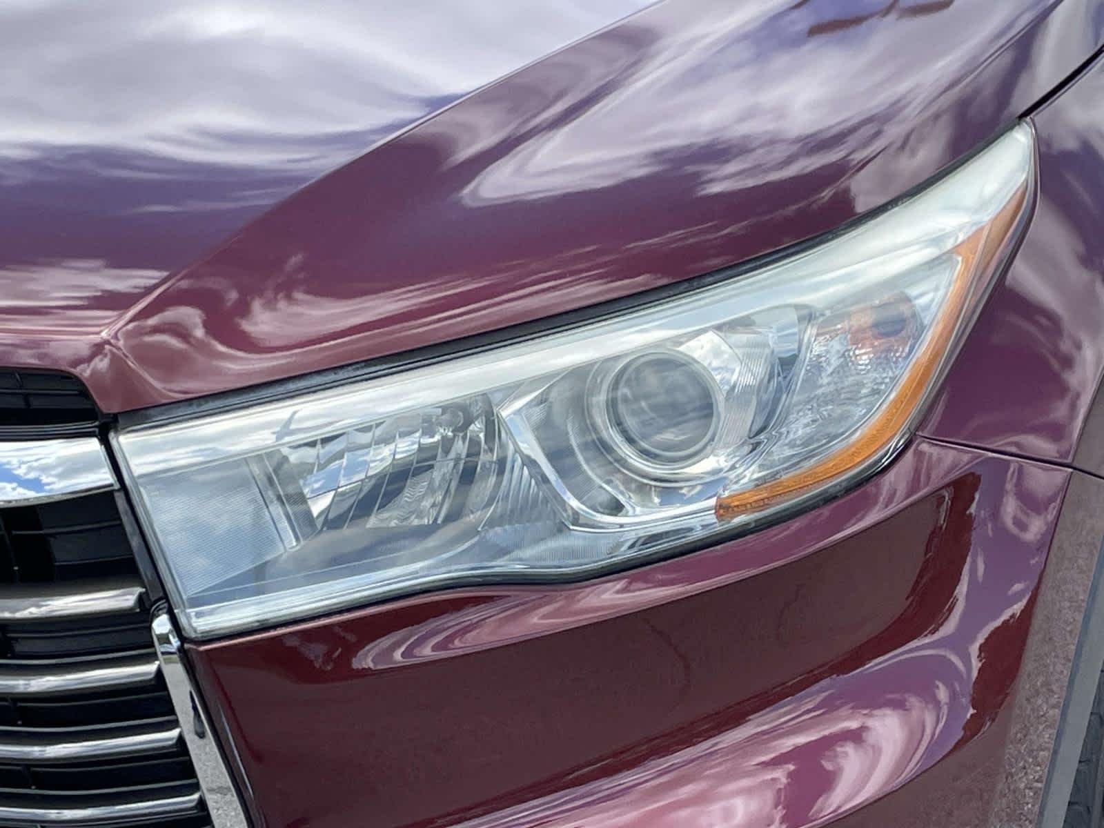 Used 2014 Ooh La La Rouge Mica Toyota Limited image 13