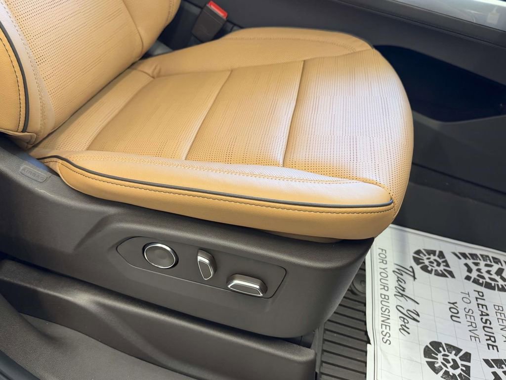 2026 Cadillac Escalade ESV Luxury - Photo 9