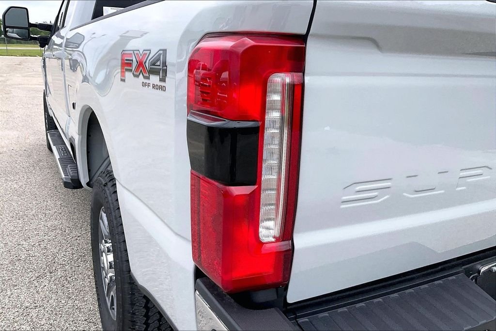New 2026 Ford Super Duty F-250 Lariat 4D Crew Cab