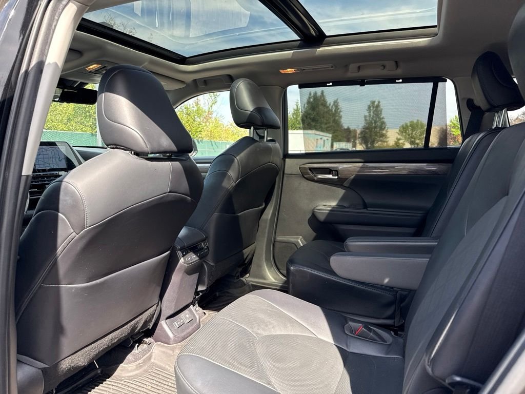 Used 2022 Midnight Black Metallic Toyota Platinum image 18