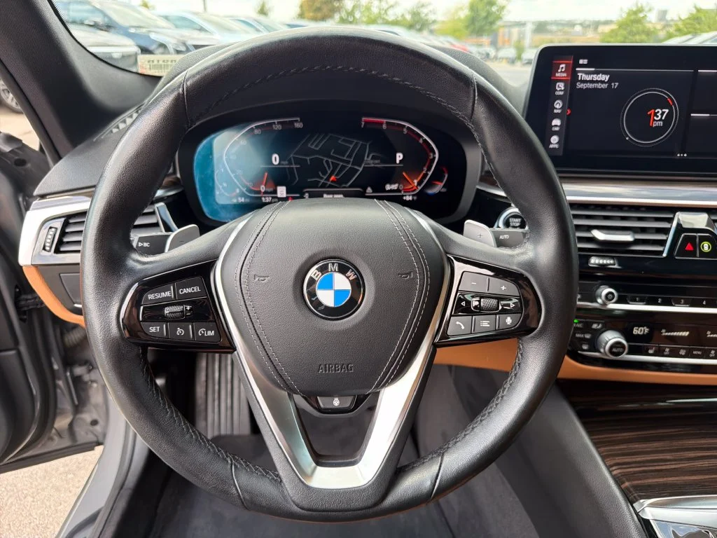 Used 2021 Gray BMW 530i image 19