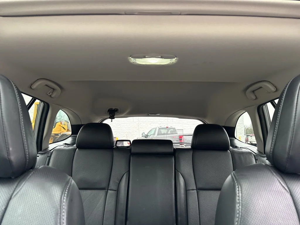 Used 2021 Ice Silver Metallic Subaru Limited image 29