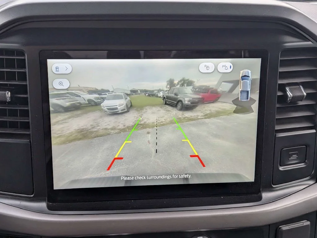 Certified Used 2025 Oxford White Ford XLT image 26