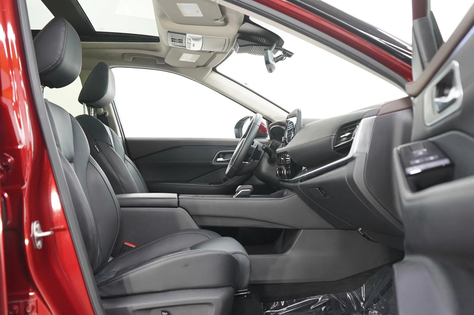 Used 2023 Scarlet Ember Tintcoat Nissan Platinum image 12