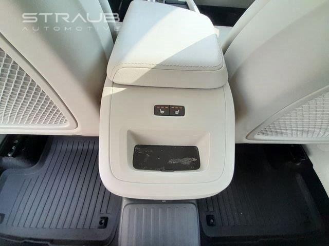 Used 2021 Crystal White Metallic Volvo Inscription image 47