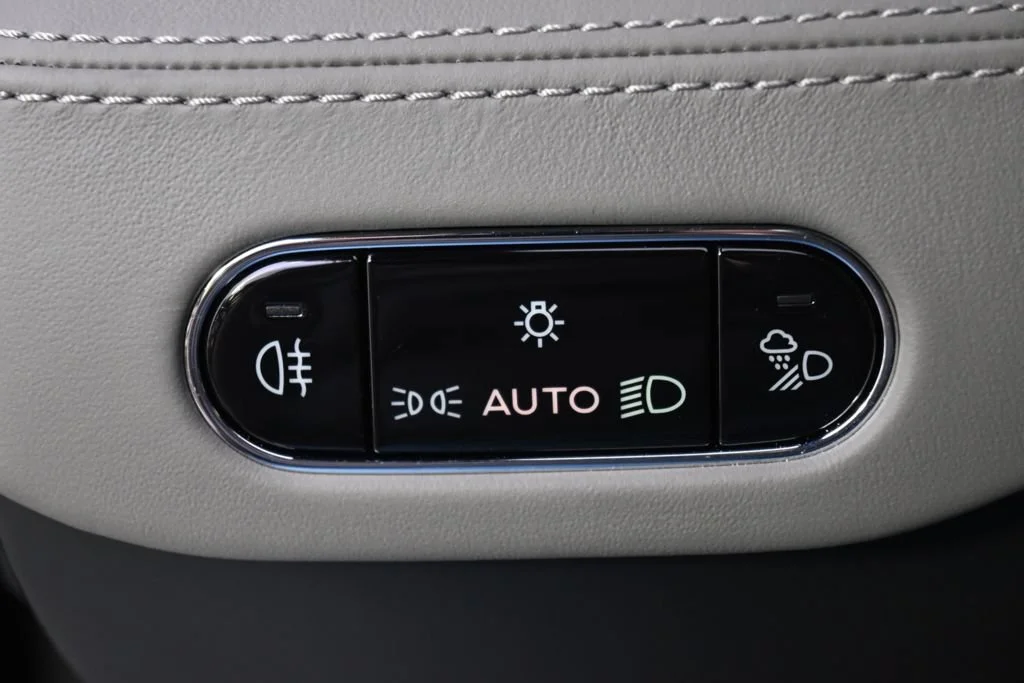 Used 2024 Black Crystal Bentley GT V8 image 30