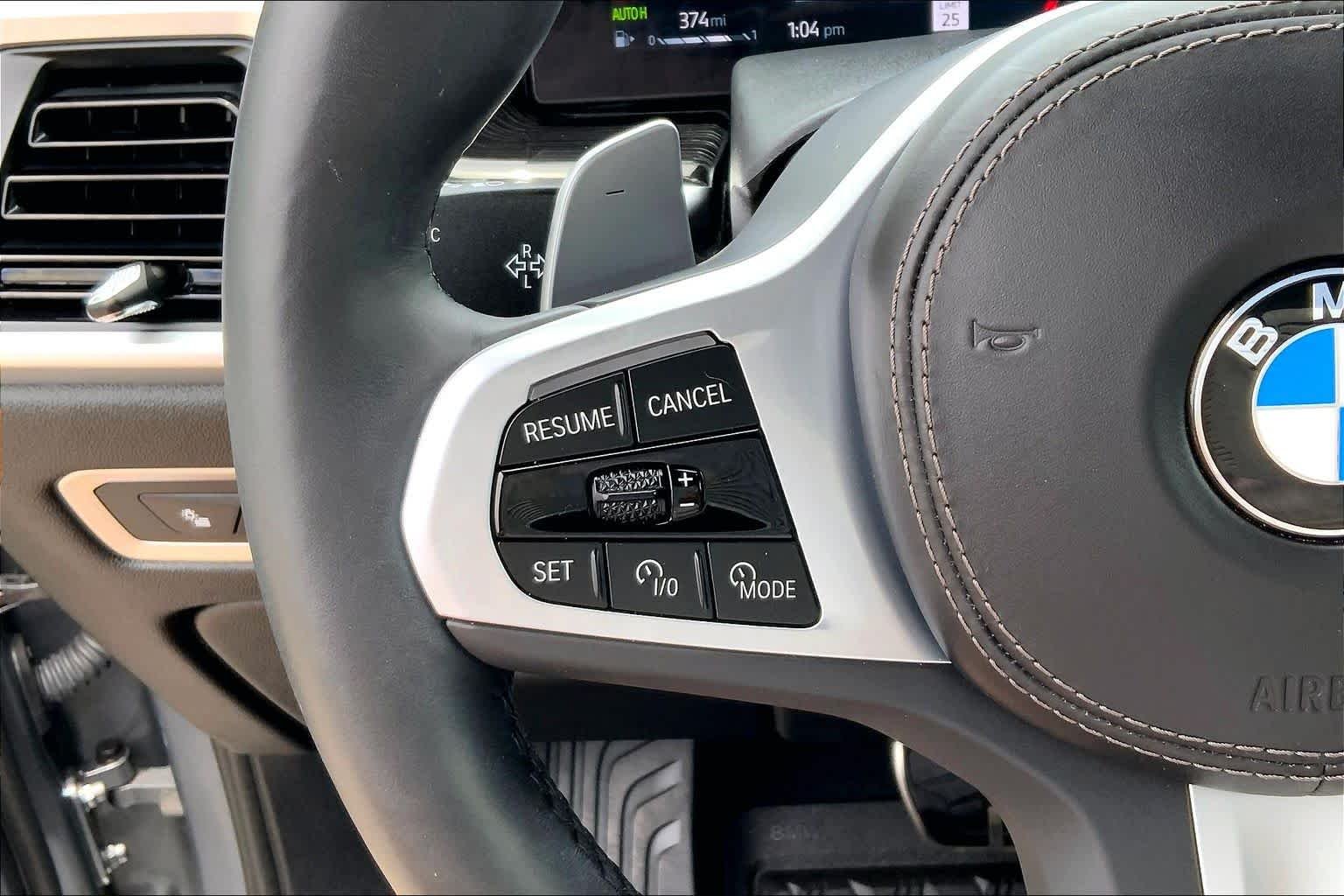 Used 2025 Skyscraper Grey Metallic BMW xDrive40i image 22