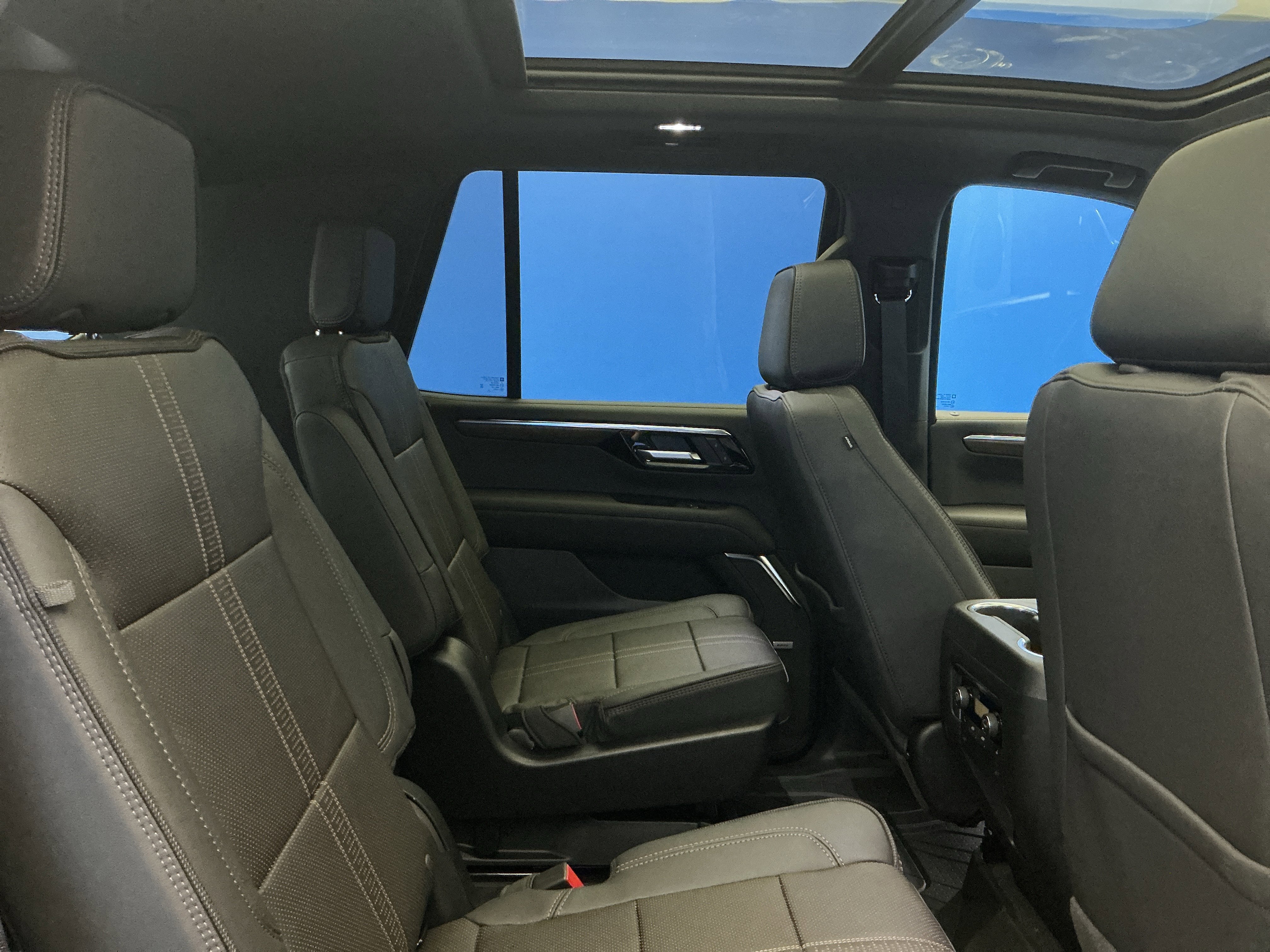 New 2026 Polar White Tricoat Chevrolet High Country image 29