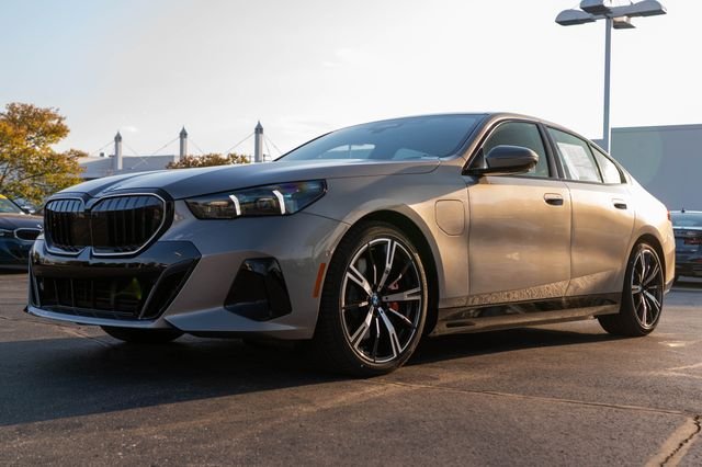 2027 BMW 5 Series 550e xDrive Sedan's photo