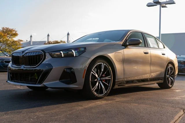 2027 BMW 5 Series 550e xDrive Sedan's photo