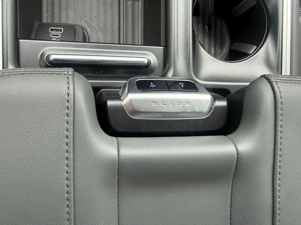 New 2026 Space Silver Metallic Ford MAX Active image 26