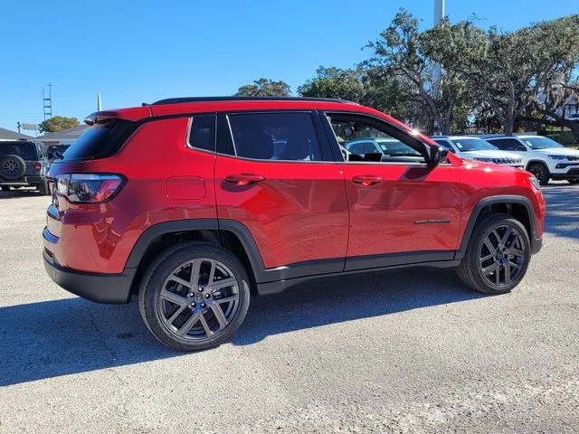 New 2026 Red Hot Pearl-Coat Exterior Paint Jeep Latitude image 7
