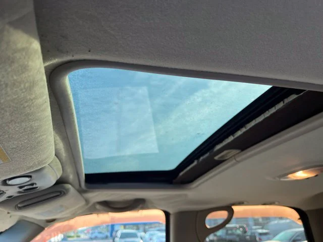 Used 2001  GMC SLE image 10
