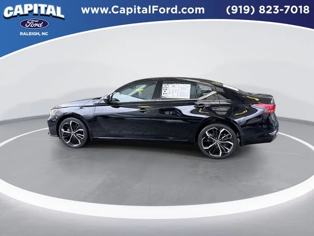 Used 2025 Black Nissan 2.5 SR image 5