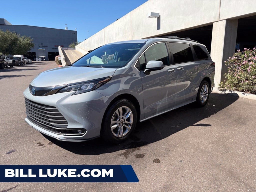 2022 Toyota Sienna Woodland Edition