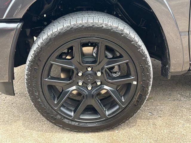 New 2026 Granite Crystal Metallic Clear-Coat Exterior Paint RAM Laramie image 16