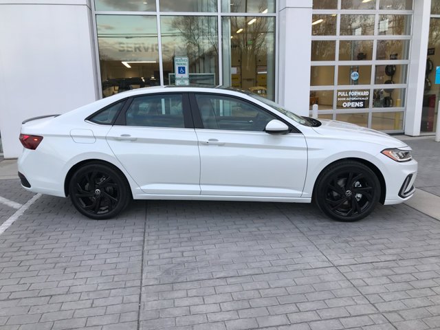 2026 Volkswagen Jetta SE - Photo 9