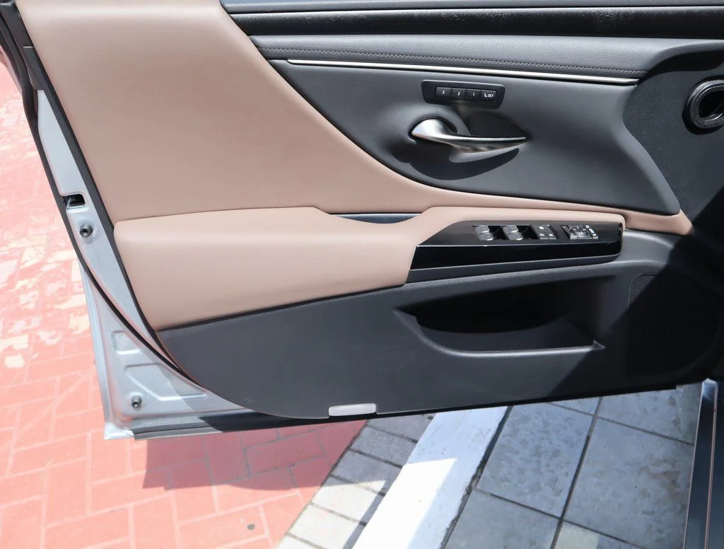 Used 2025 Silver Lexus 350 image 21