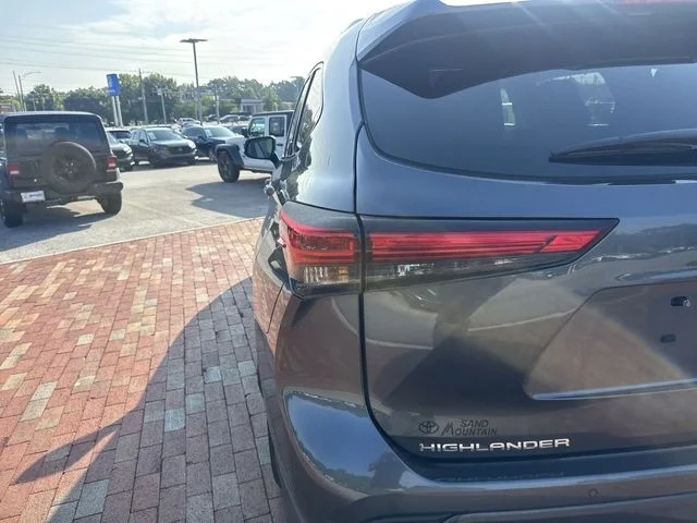Used 2023 Gray Toyota Limited image 10