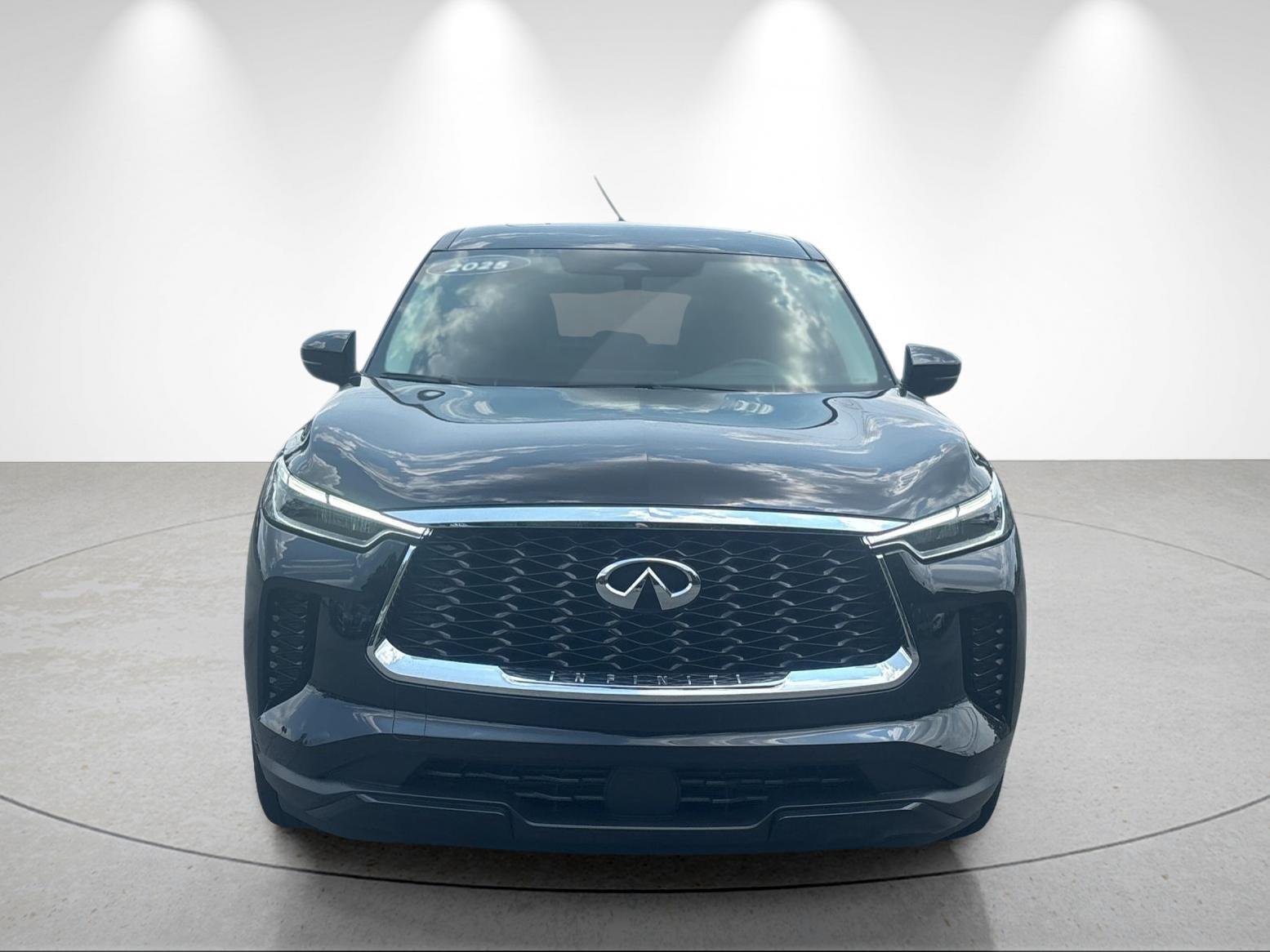 Used 2025 Mineral Black INFINITI PURE image 8