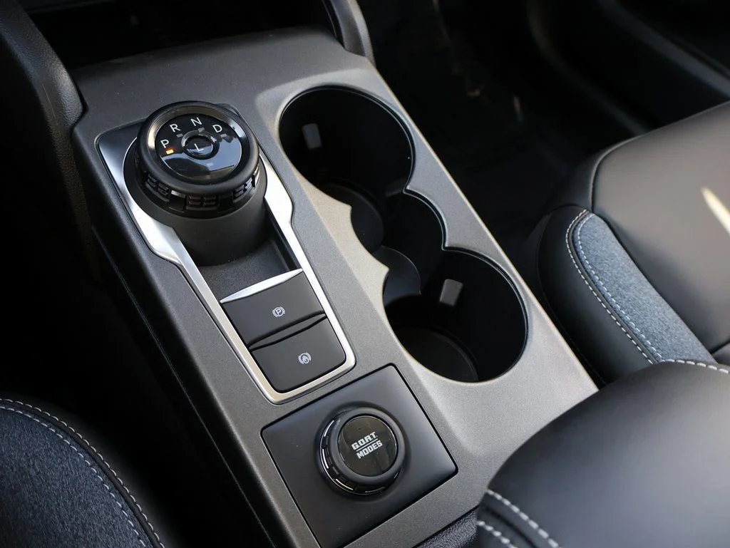 New 2025 Shadow Black Ford Outer Banks® image 38