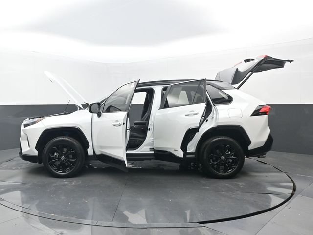 Used 2023 Wind Chill Pearl/Midnight Black Metallic Toyota XSE image 33