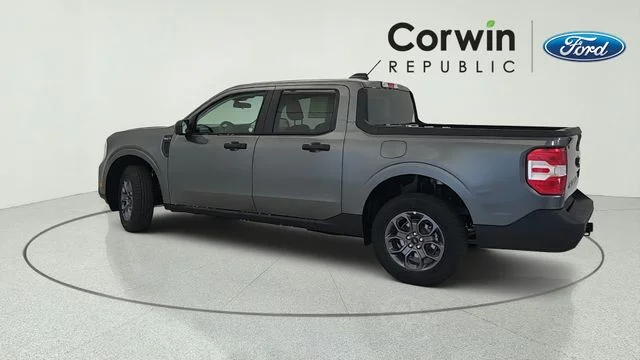 New 2026 Carbonized Gray Metallic Ford XLT image 3