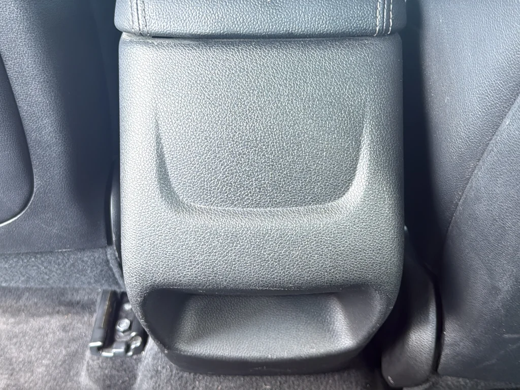 Used 2018 Black Kia S image 13