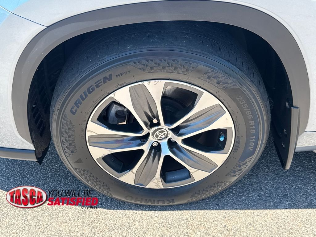 Used 2022 Gray Toyota XLE image 43