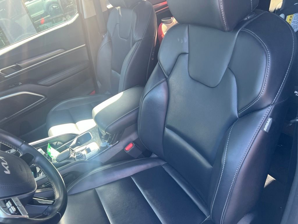 Used 2024 Silver Kia S image 15