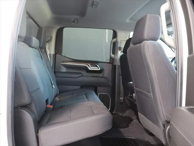 2025 Chevrolet Silverado 1500 LT - Photo 18