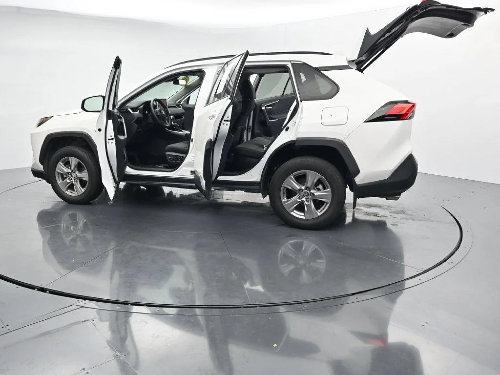 Used 2024 White Toyota XLE image 27