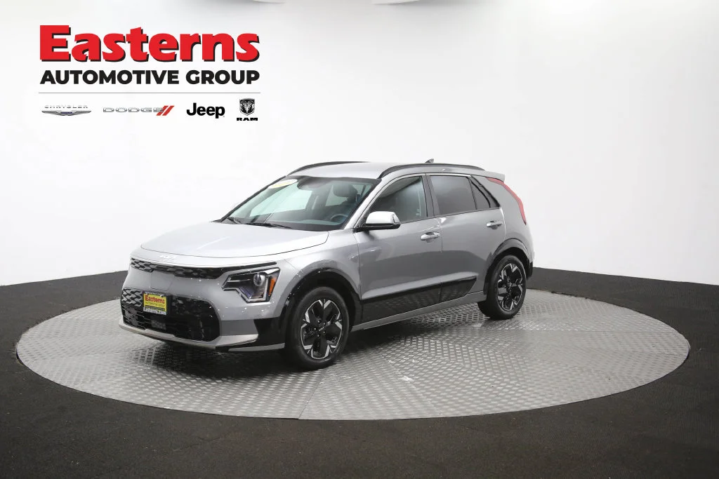 Used 2023 Gray Kia Wind image 57