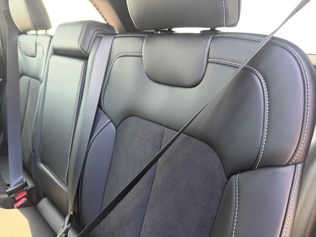 New 2026 Baltic Gray Metallic Clear-Coat Exterior Paint Jeep Altitude image 10
