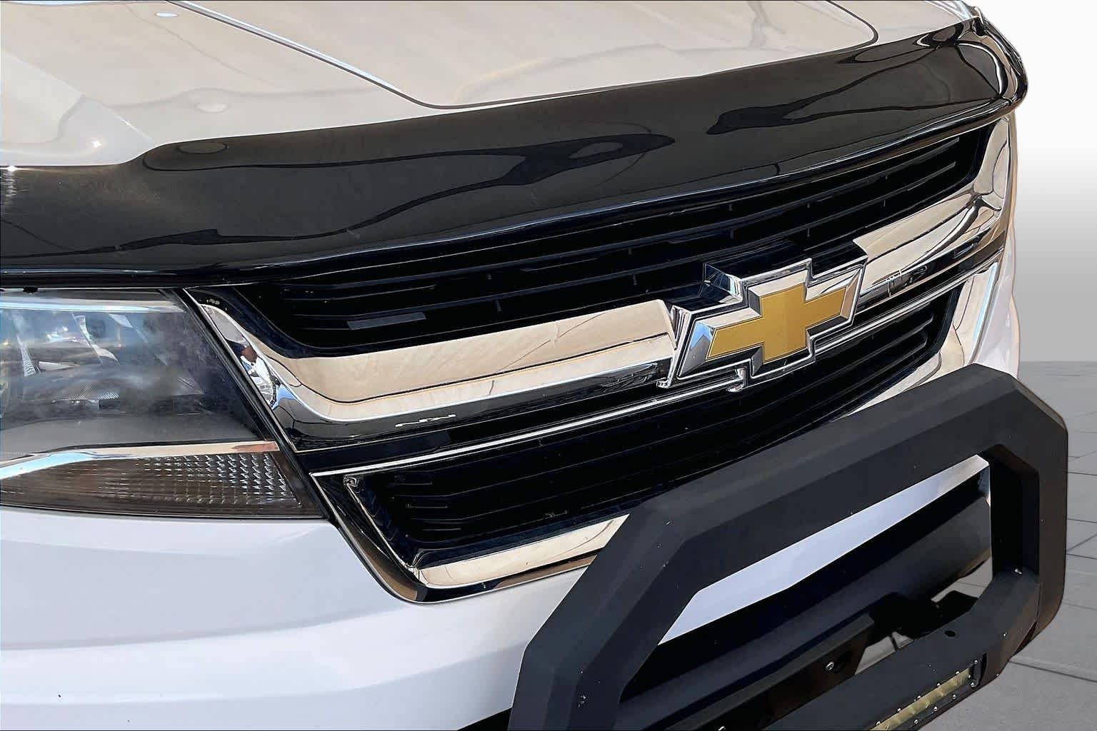 Used 2017 Summit White Chevrolet 4WD WT image 27