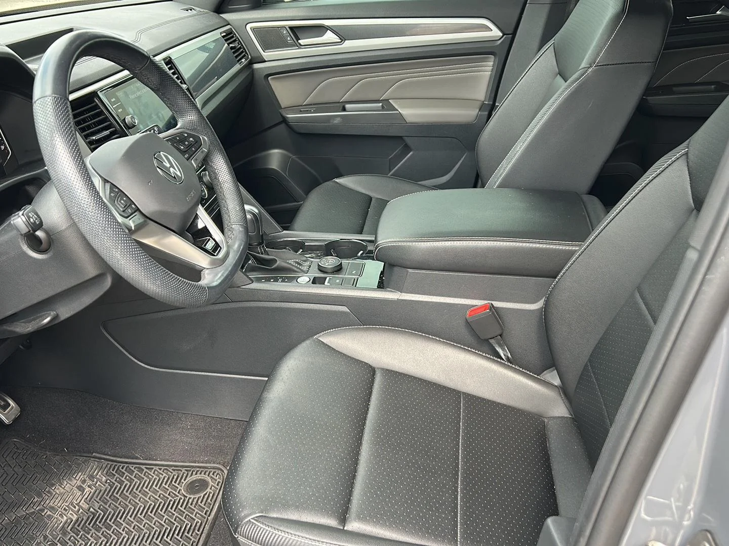 Used 2023 Pure Gray Volkswagen 2.0T SEL R-Line Black image 8