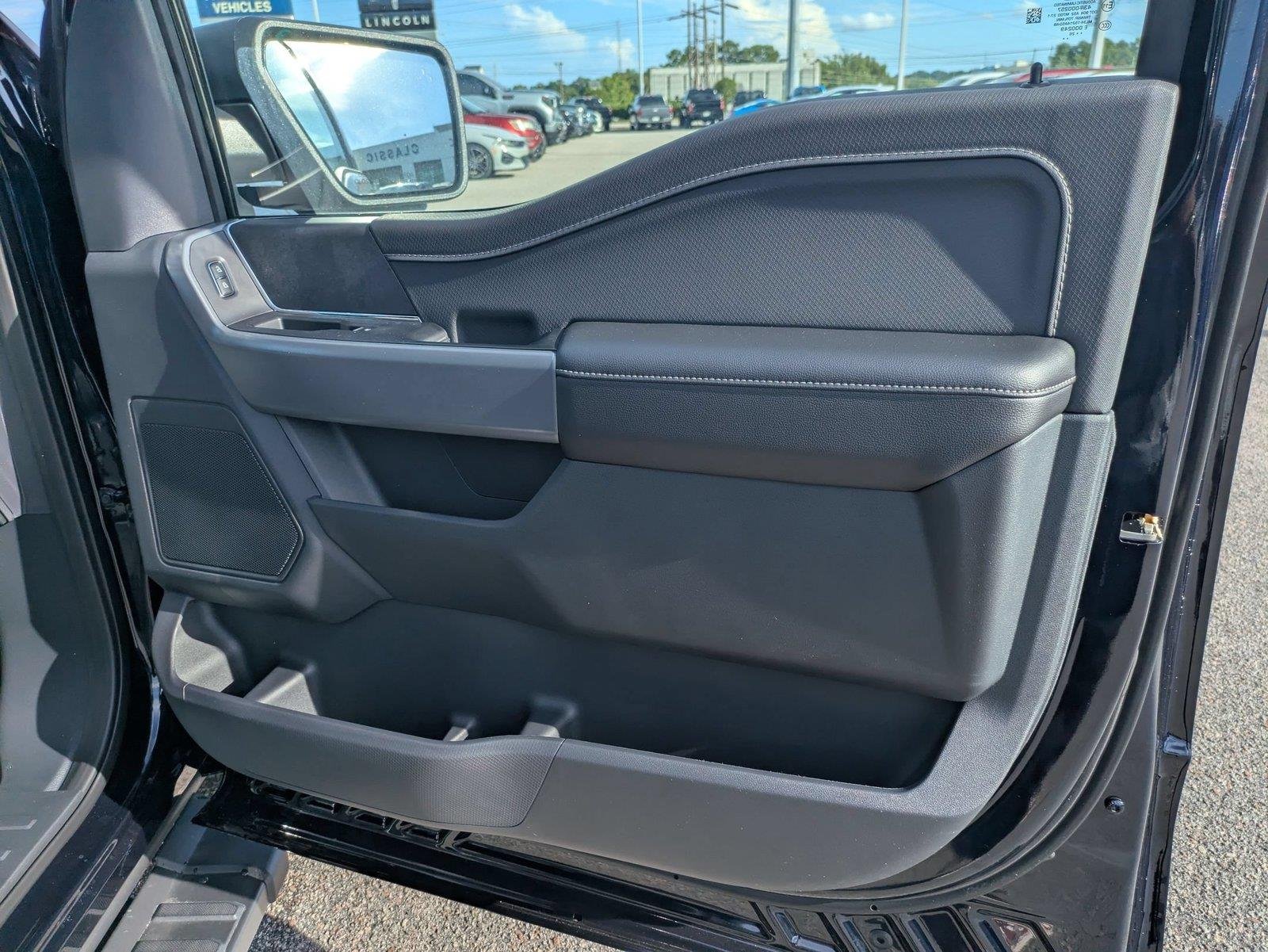 New 2026 Antimatter Blue Metallic Ford XLT image 31