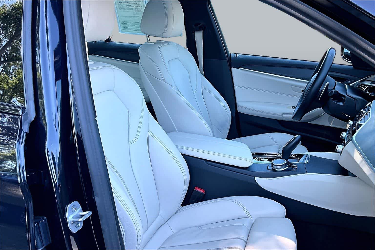Certified Used 2023 Carbon Black Metallic BMW 540i image 9