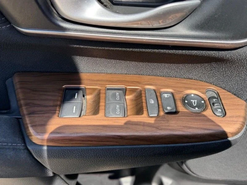 Used 2019  Honda EX image 17