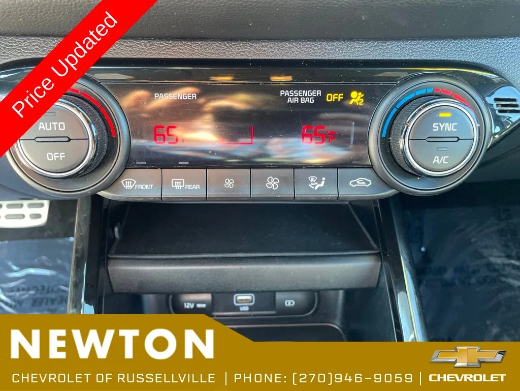 Used 2023 White Kia GT-Line image 19